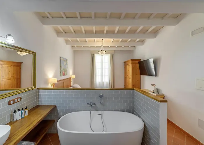 Seranova Luxury - Adults Only Hotel