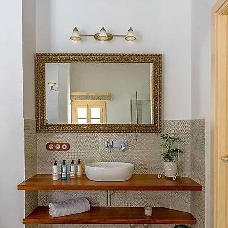 Отель Seranova Luxury - Adults Only 4*